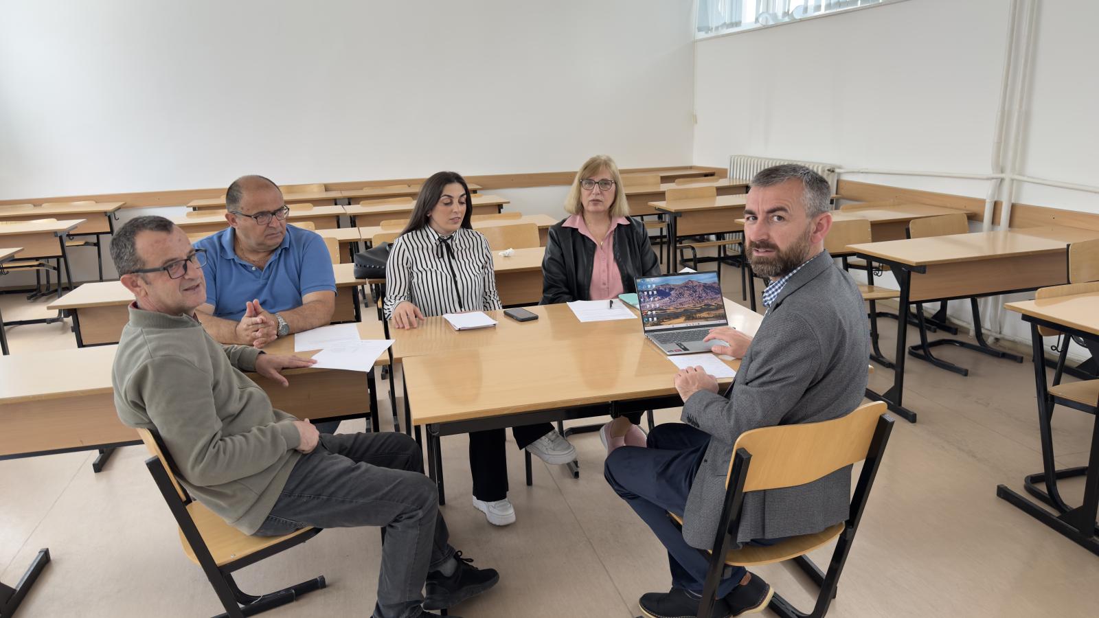 Mbahet mbledhja e Komisionit të Cilësisë të Fakultetit të Filologjisë