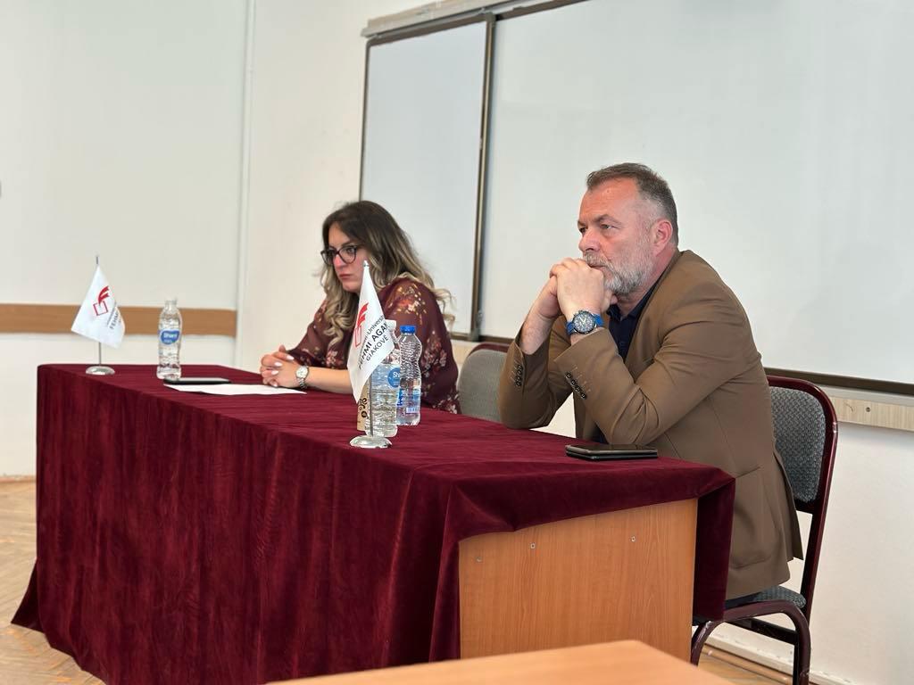 Prof. dr. Rrahman Paçarizi mbajti ligjëratë në Fakultetin e Filologjisë për studenët e nivelit Master