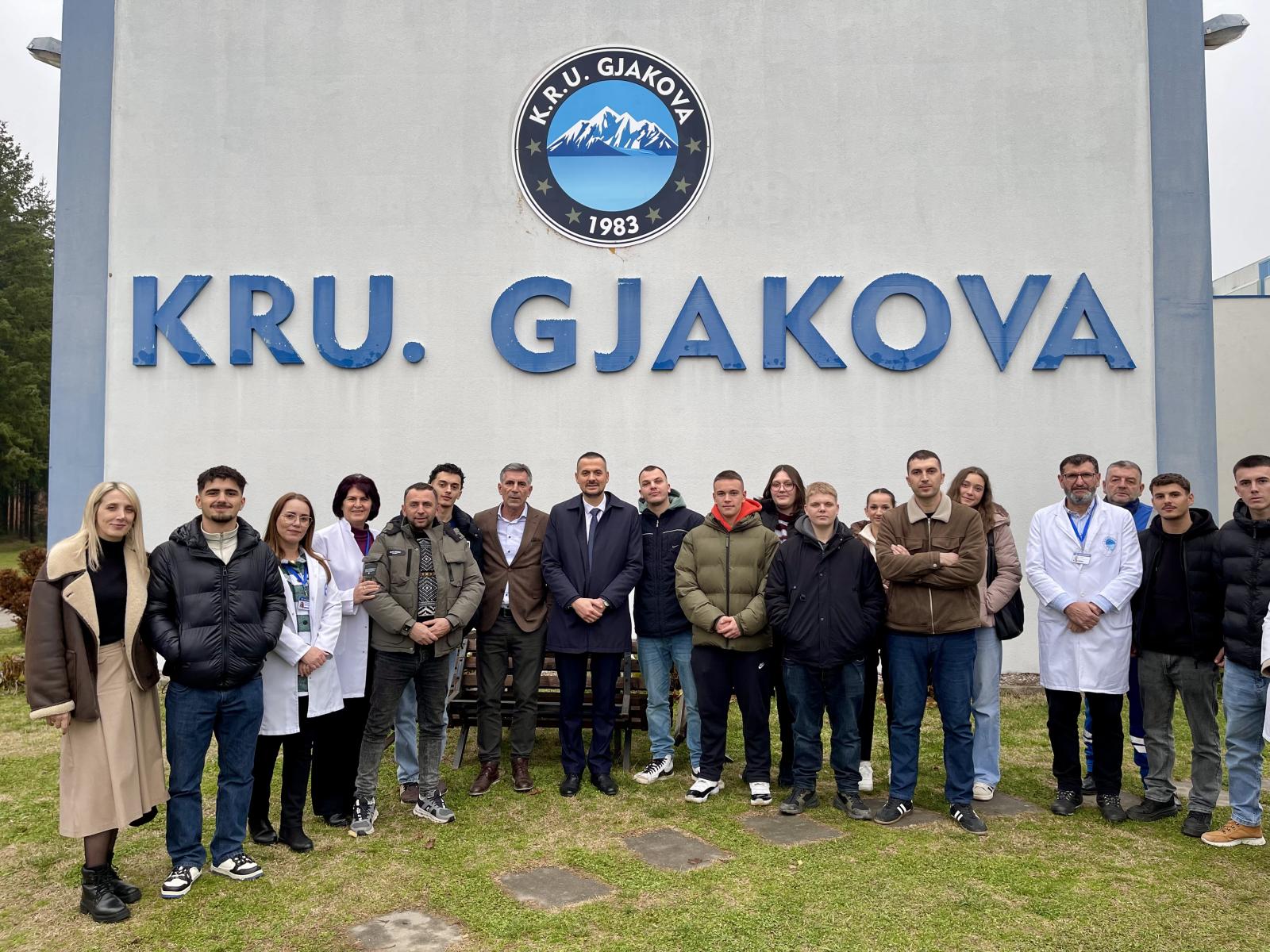 Vizitë studimore e studentëve të Informatikës Inxhinierike në impiantin e trajtimit të ujit të pijshëm të KRU “Gjakova”