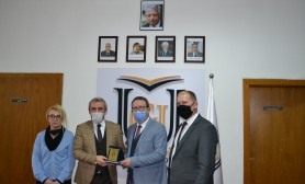 Rektori Nimani priti në takim Ministrin e Zhvillimit Rajonal z. Enis Kervan