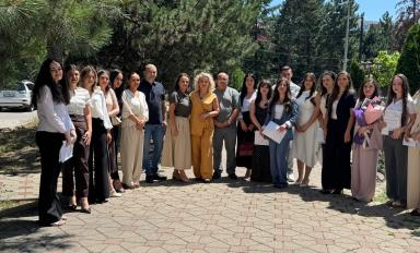 16 studentë diplomuan me sukses në Departamentin e Gjuhës Angleze – Programi Përkthim dhe Interpretim